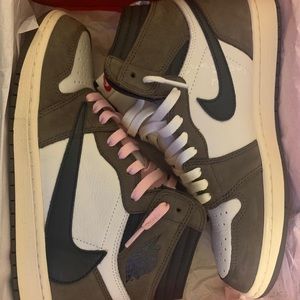 Jordan Travis Scott 1s